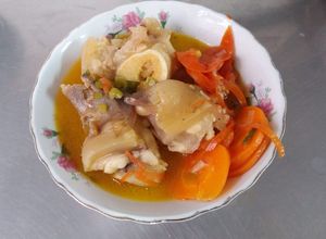 Una foto de Pata de res en salsa