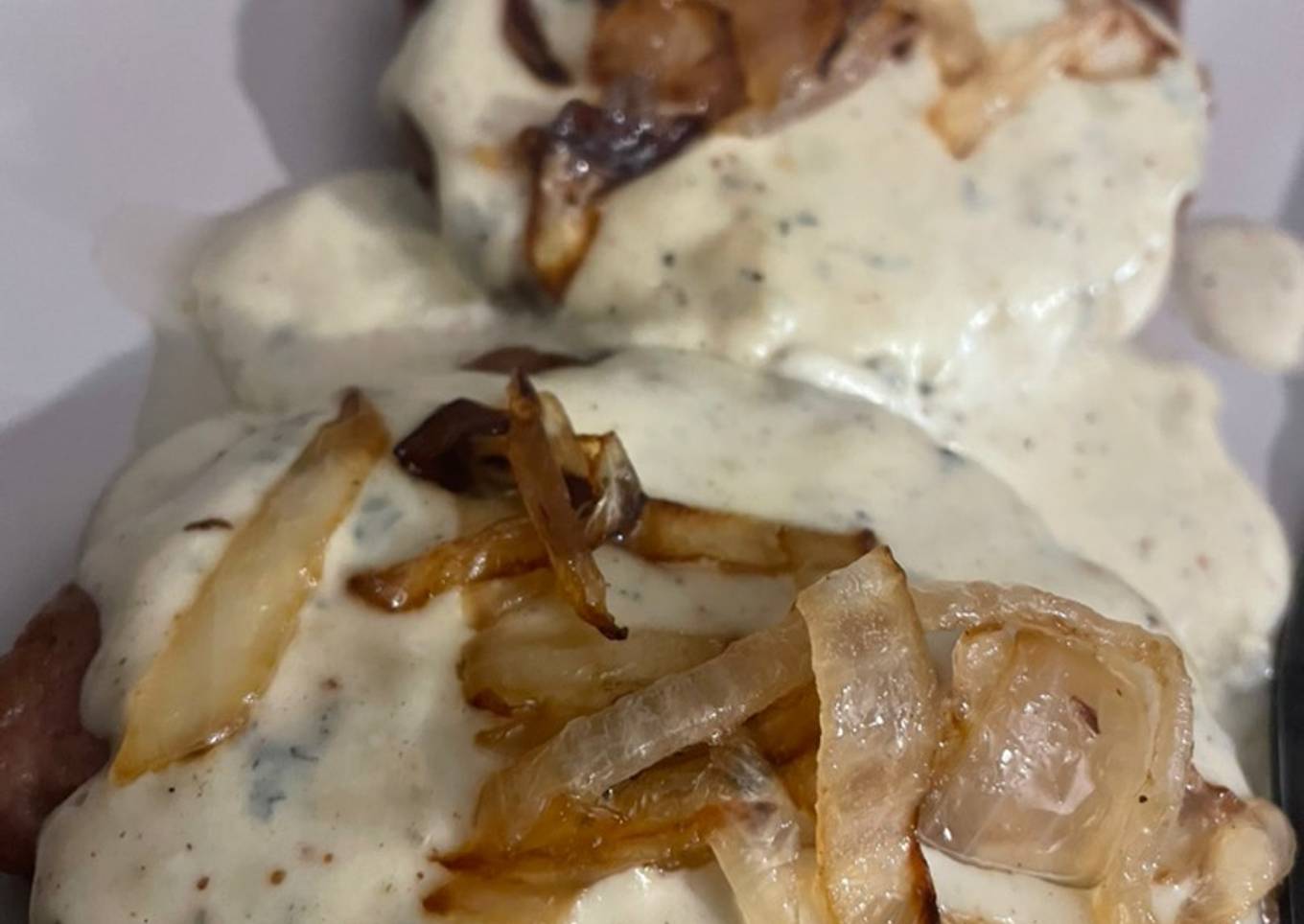 Hambuguesa al roquefort 🧀🧅