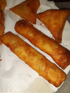A picture of Chicken and Veg Spring Rolls.