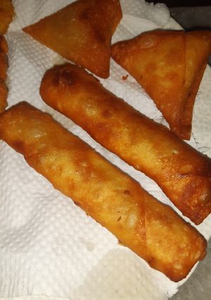 A picture of Chicken and Veg Spring Rolls.