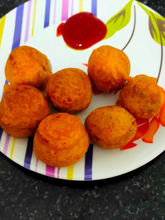 பனீர் போண்டா (Paneer bonda recipe in tamil) செய்முறை முக்கிய புகைப்படம்
