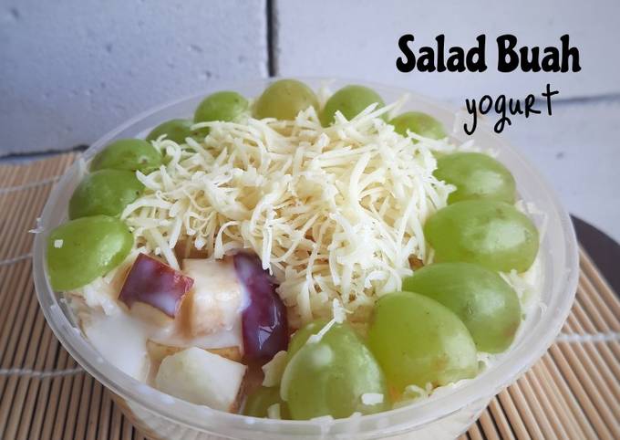 Salad Buah Yogurt