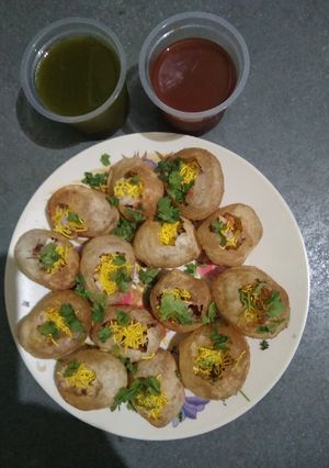 પાણી પૂરી (Pani Puri Recipe In Gujarati) રેસીપી મુખ્ય ફોટો