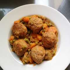 Una foto de Albóndigas en salsa (multicooker 12 en 1)