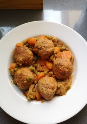Una foto de Albóndigas en salsa (multicooker 12 en 1)