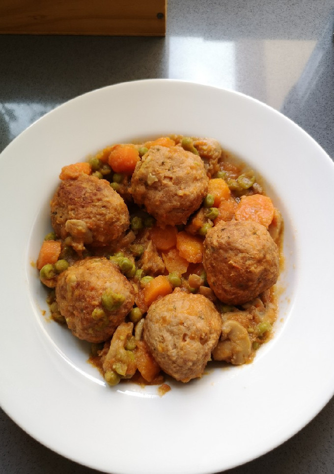Una foto de Albóndigas en salsa (multicooker 12 en 1)