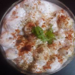 A picture of Makhana raita.