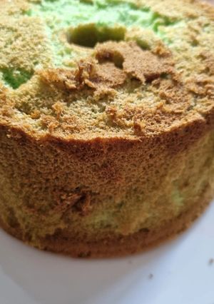 A picture of Pandan chiffon cake non keto.