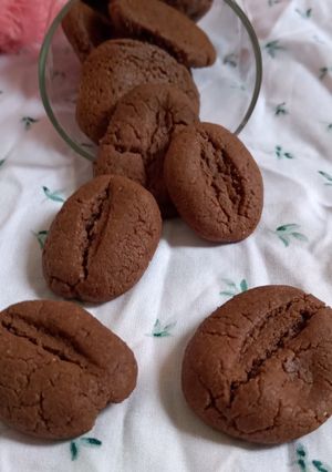 कॉफी बीन कुकीज (Coffee bean cookies recipe in Hindi) रेसिपी मुख्य फोटो