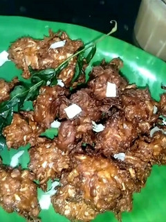 கேபேஜ் சில்லி(Cabbage chilli pakoda recipe in tamil) செய்முறை முக்கிய புகைப்படம்