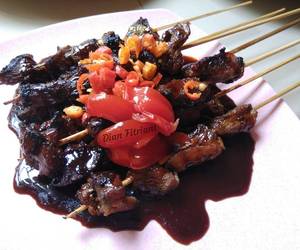 Mudahnya Menyajikan Sate Kambing bumbu kecap Mantul Banget