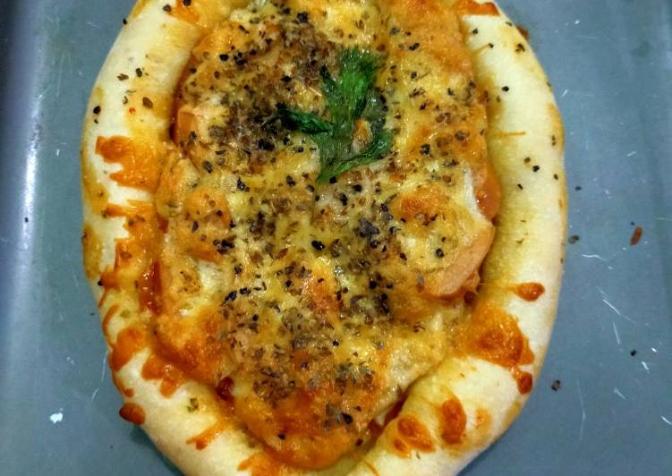 Sosis cheese pizza oval