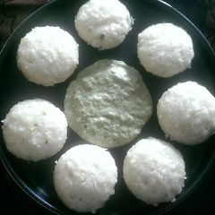 A picture of Instant Rava Idli.