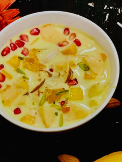 फ़्रूट कस्टर्ड (Fruit custard recipe in Hindi) रेसिपी मुख्य फोटो