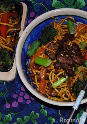 A picture of Chinese Beef Chow Mein.