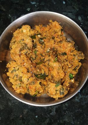 મેથી મુઠીયા (Methi Muthiya Recipe In Gujarati) રેસીપી મુખ્ય ફોટો