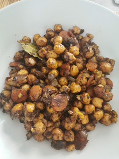 Una foto de Ensalada de garbanzos con salsa agridulce