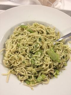 Una foto de Pasta con brócoli y champiñones