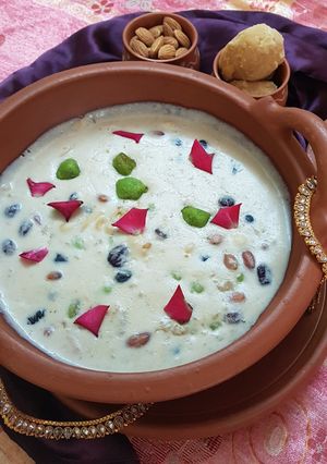 A picture of Peas balls Wheat kheer.