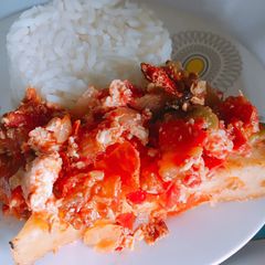 A picture of Rice and yam scrambled egg sauce.
