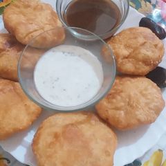 A picture of Aloo ki kachori.