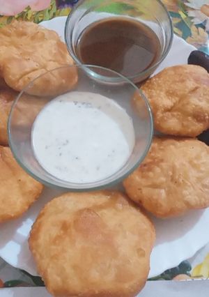 A picture of Aloo ki kachori.