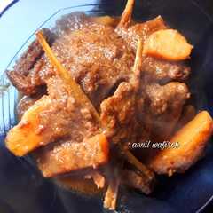 A picture of Semur daging sapi simple.