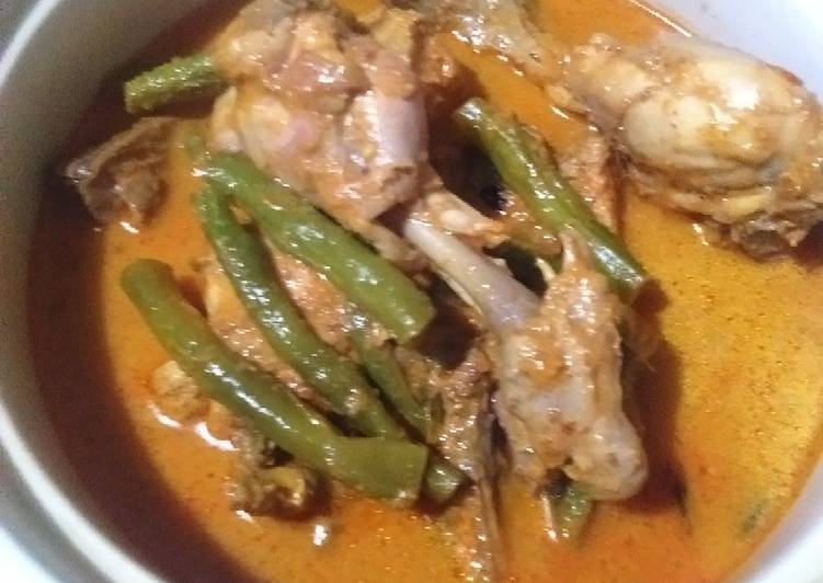 Bagaimana memasak Ayam gulai pedas, Enak Banget