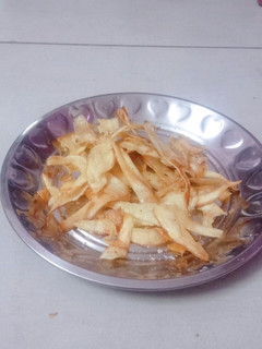 குச்சி கிழங்கு சிப்ஸ் (Kuchi kilanku chips recipe in tamil) செய்முறை முக்கிய புகைப்படம்