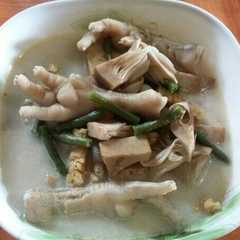A picture of Sayur lodeh ceker 🐤sederhana tapi enakk 😊😙.