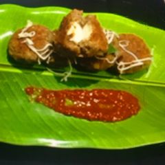 A picture of Cheese Stuff chole tikki.