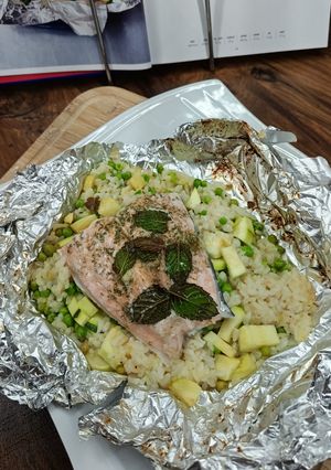 Fóliás lazac zöldséges rizzsel Air fryerben recept fotója