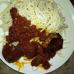 A picture of Taliya da miyar manja da kifi hade da ganda.