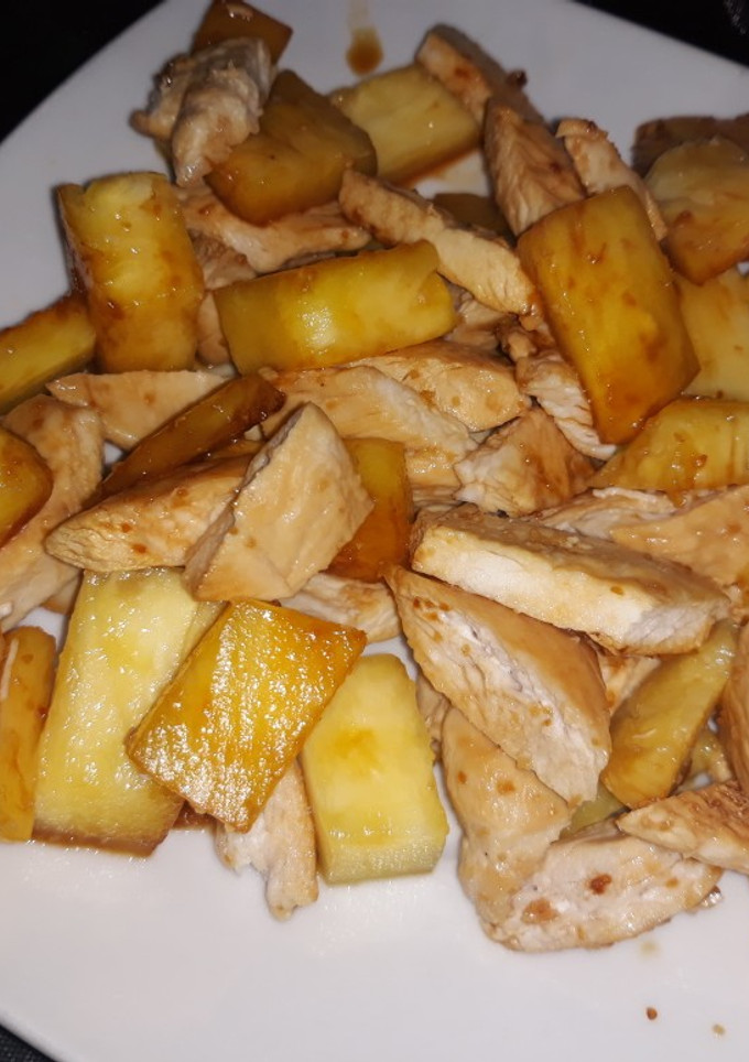 Una foto de Pollo con piña y soja