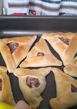 Una foto de Fatay o empanada árabe