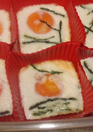 Foto principal de Huevos cocidos con espárragos en freidora de aire