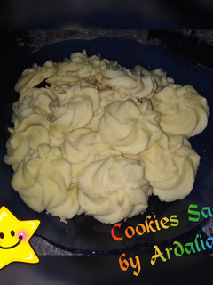 Foto resep Cookies Sagu Keju Renyah & Lumer 🧀