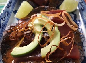 Una foto de Tostadas de atún