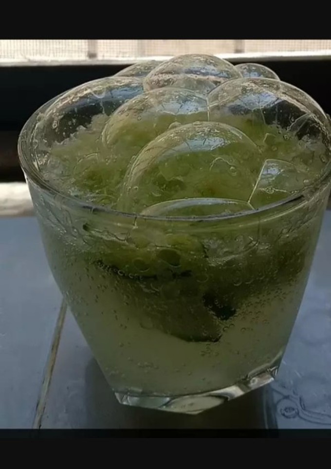 A picture of Cucumber mocktail 🥒🍸🍸🍸.