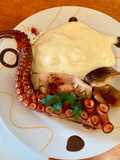 Pulpo a la llama con espuma de patata