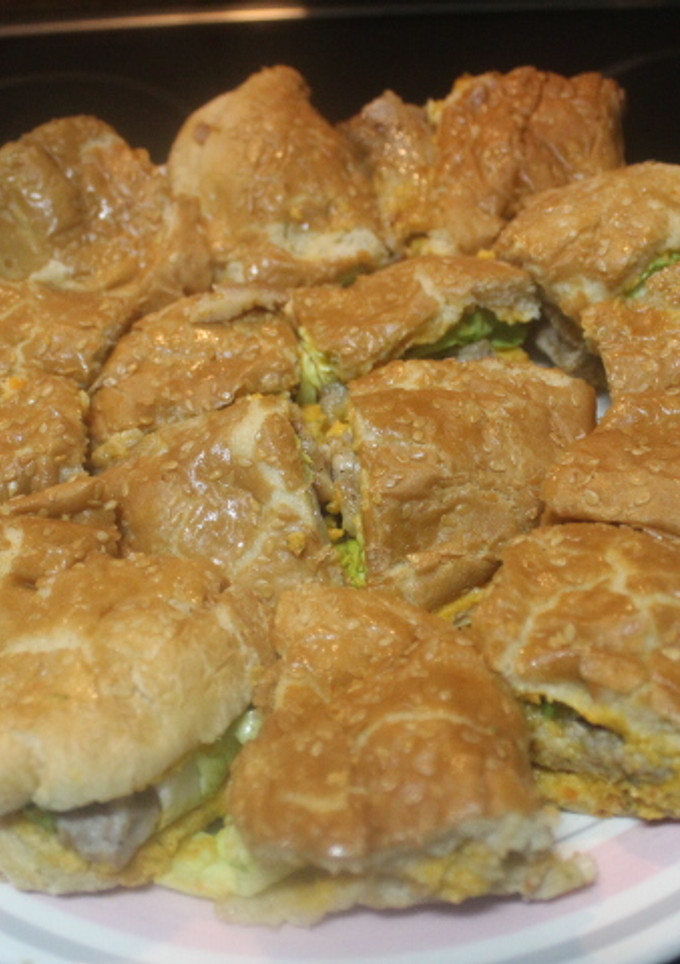Una foto de Bocaditos de hamburguesas de trucha con panceta