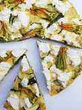 Frittata de espárragos trigueros y calabacín con sus flores