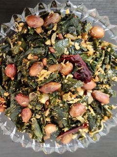 முருங்கைக்கீரை வேர்க்கடலை பொரியல் (Drumstick leaves peanut fry) செய்முறை முக்கிய புகைப்படம்