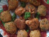 મેથીના ગોટા (Methi Gota Recipe In Gujarati)