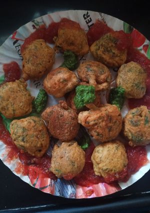 મેથીના ગોટા (Methi Gota Recipe In Gujarati) રેસીપી મુખ્ય ફોટો