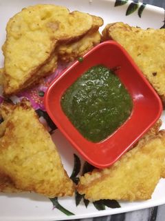क्रिस्पी ब्रेड पकौड़े (Crispy Bread Pakode recipe in Hindi) रेसिपी मुख्य फोटो