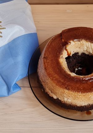 Una foto de Chocoflan 🍮 versión muy económica 🇦🇷 Torta imposible 🇦🇷