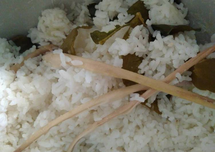 Langkah Mudah untuk Menyiapkan Nasi uduk praktis yang Lezat Sekali