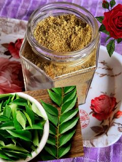கறிவேப்பிலை பொடி(curry leaves powder recipe in tamil) செய்முறை முக்கிய புகைப்படம்