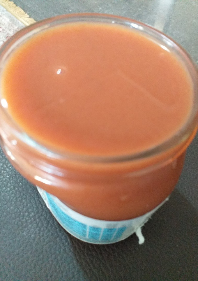 A picture of Home made date syrup.